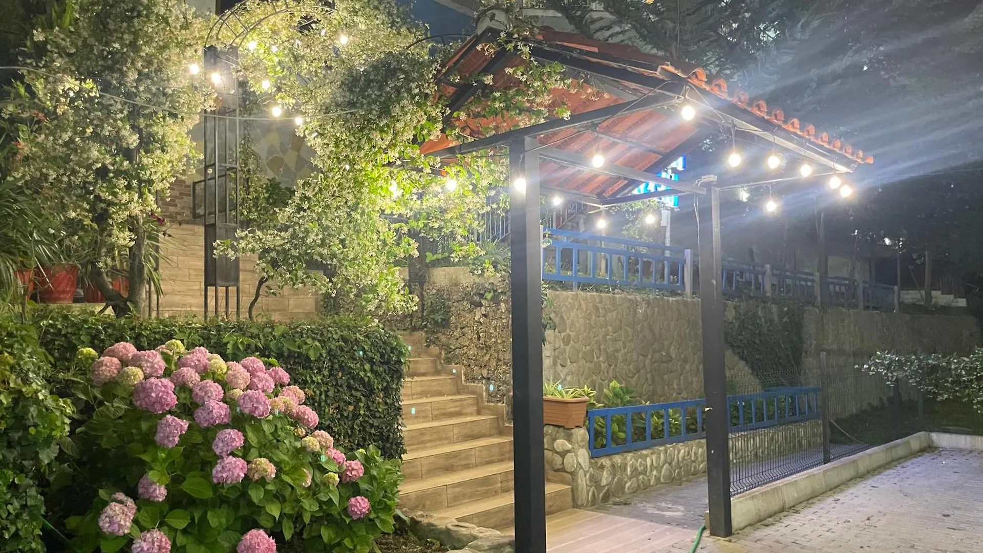 Guest House Banaj Ibe Hotel